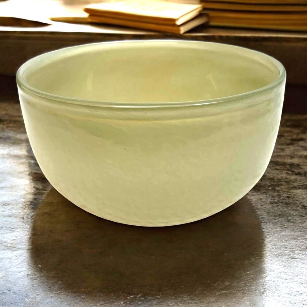Large Yellow/Green‎ Handblown Vintage Custard Glass Bowl 8” D x 5" H Heavy EUC